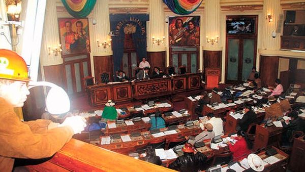 La Cámara de Senadores aprobó la lesgislación, pero paralizó su promulgación por petición del Gobierno para evitar acciones violentas (Foto:Larazón.bo)