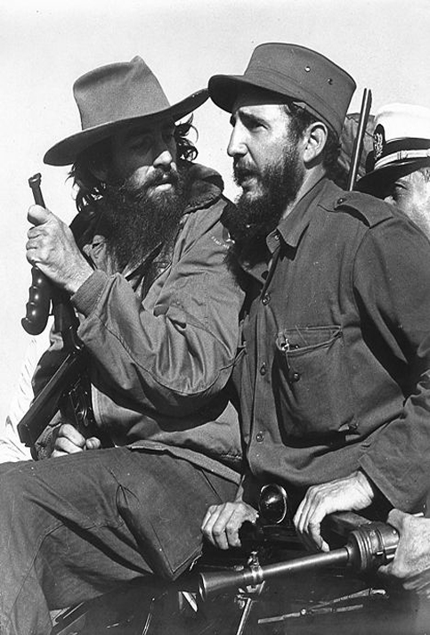 Junto a Camilo Cienfuegos, revolucionario y fiel al Comandante Fidel Castro.