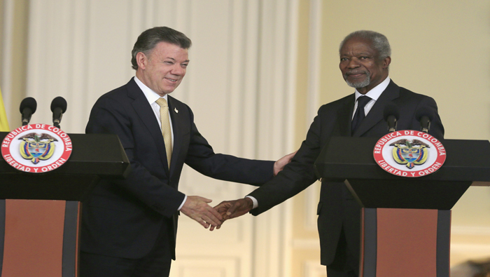 Santos saludó respaldo de Annan a los diálogos de paz que adelanta su Gobierno.