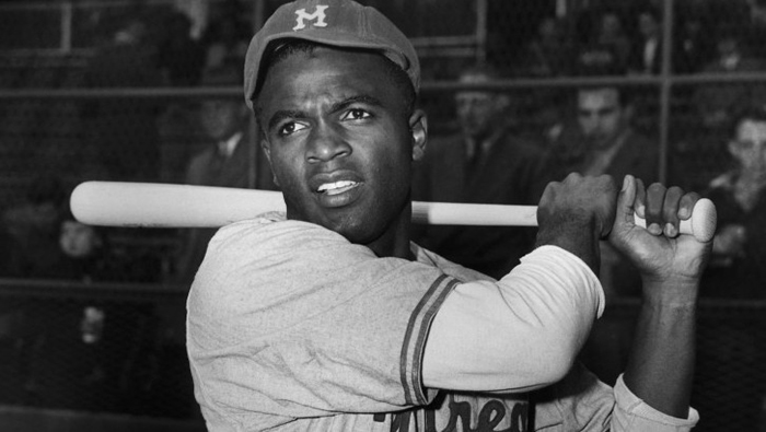 Robinson fue objeto de innumerables hechos racistas durante gran parte -sino toda- de su carrera en el béisbol.