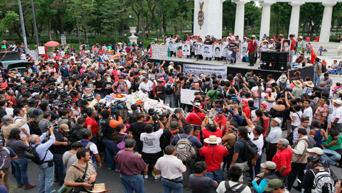 México marchó por justicia a ocho meses del caso Ayotzinapa