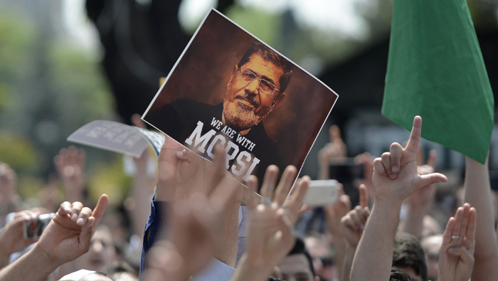 Egipcios alzaron su voz contra la pena de muerte impuesta a Mursi