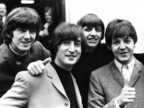 En la década del 60 del siglo XX, Los Beatles generaron un movimiento universal bautizado como beatlemanía. 