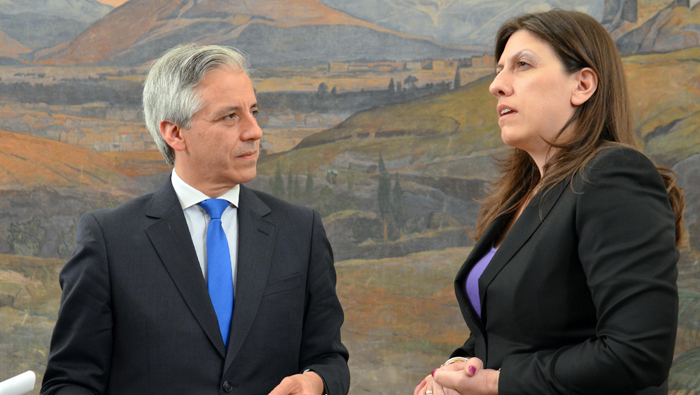 El vicepresidente boliviano se reunió con la presidenta del Parlamento Griego, Zoé Konstandopulu.