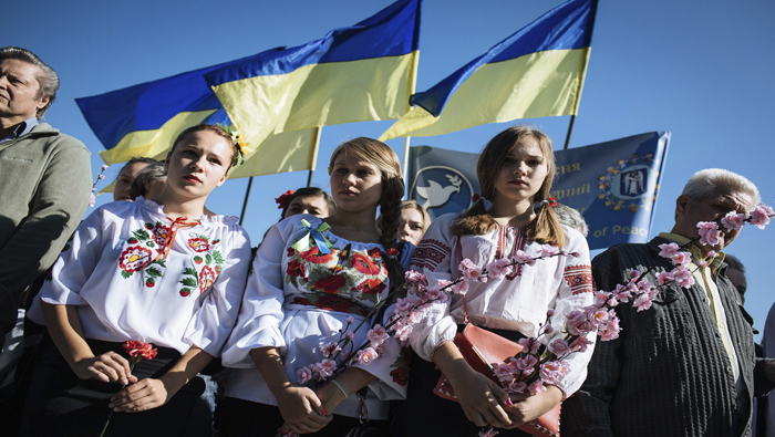 Muchos jóvenes son víctimas del acoso mediático que emprende la derecha en Ucrania.