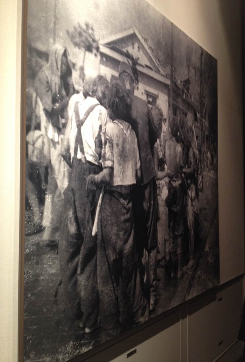 Esta fotografía de Yoshito Matsushige muestra los desastres que dejó el lanzamiento de la bomba atómica sobre Hiroshima.