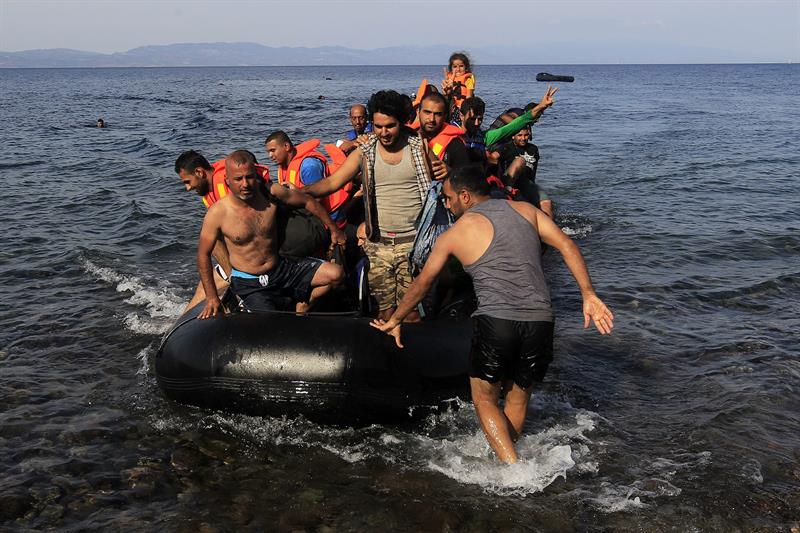 Grecia ha sido una especie de punto de escala, donde estos refugiados sirios llegaron a bordo de una embarcación de caucho.