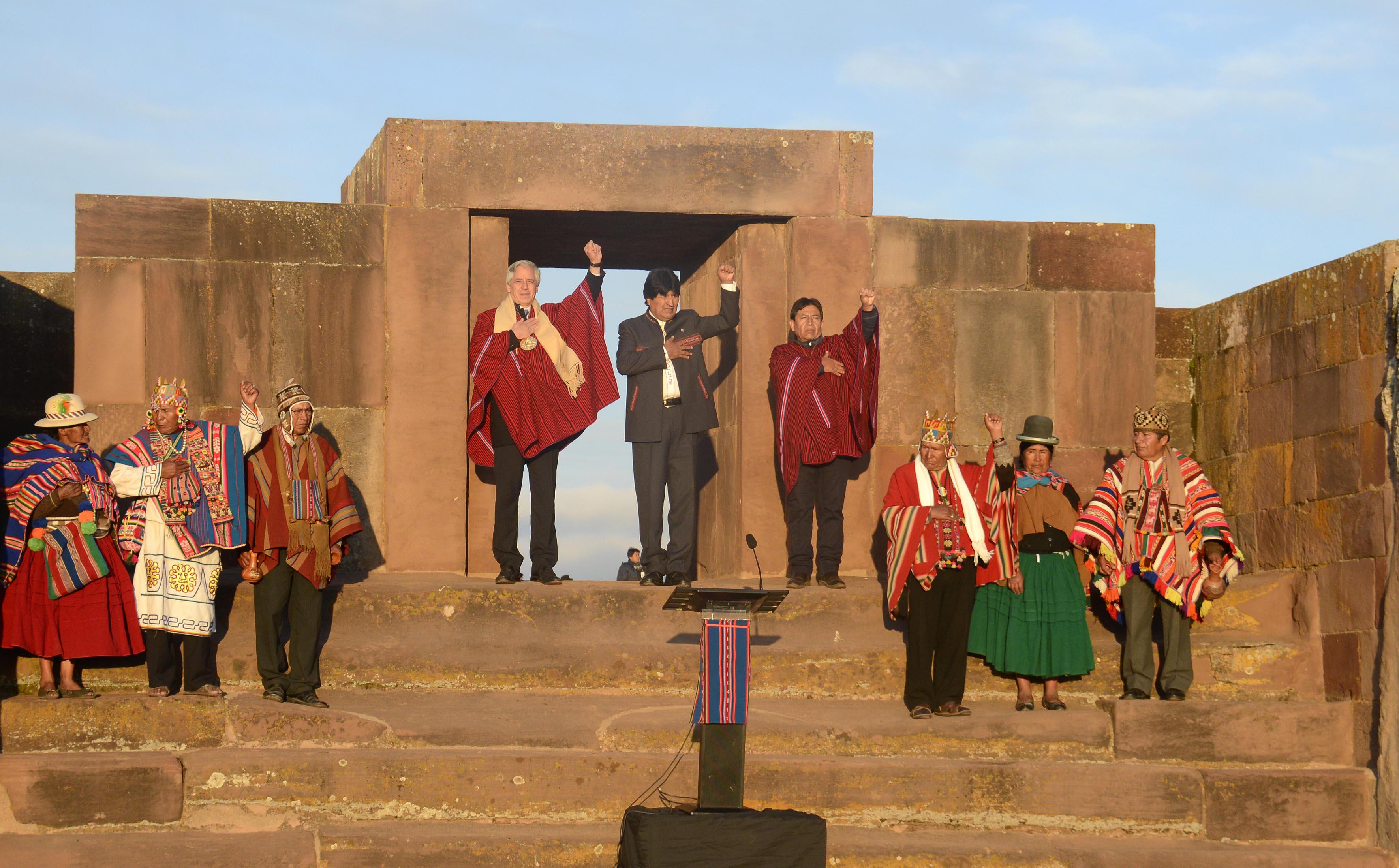 President Morales marks his record in a religious ceremony at Tiwanaku