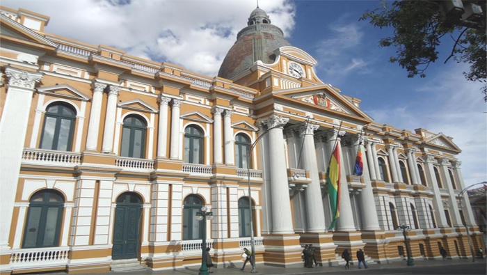 Los bolivianos decidirán en referendo si el presidente Morales puede repostularse o no.