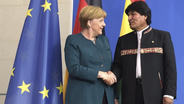 German Chancellor Angela Merkel and Bolivian President Evo Morales held a joint press conference in Berlin on Wednesday.