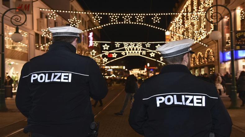 En Alemania la policía está siempre presente en las calles y avenidas de Berlín (capital).