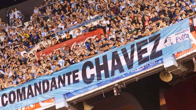Hasta el mundo deportivo ha rememorado al Comandante Chávez, siendo Argentina un ejemplo donde la memorable noche del 23 de marzo de 2013, se desplegaron decenas de pancartas en su honor en Buenos Aires. 