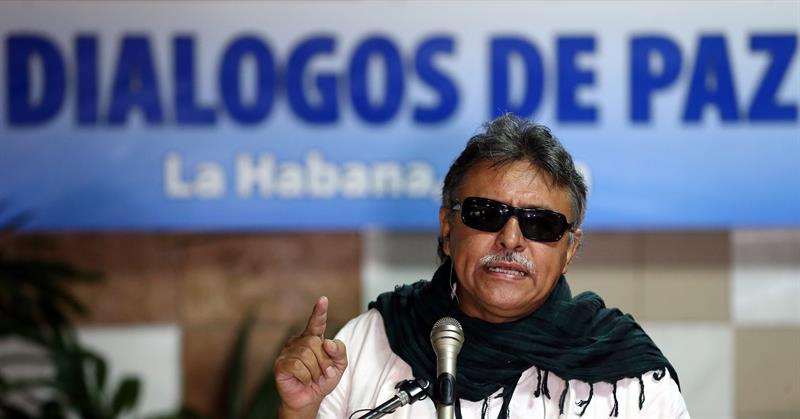 Jesús Santrich, integrante de la comisión por las FARC-EP desde el Palacio de Convenciones en La Habana, Cuba.