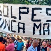 Brasileños se movilizan en apoyo a Lula, Rousseff  y la democracia. 