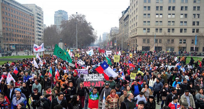 Chile: “El sistema de pensiones es una herencia de la dictadura de Pinochet”