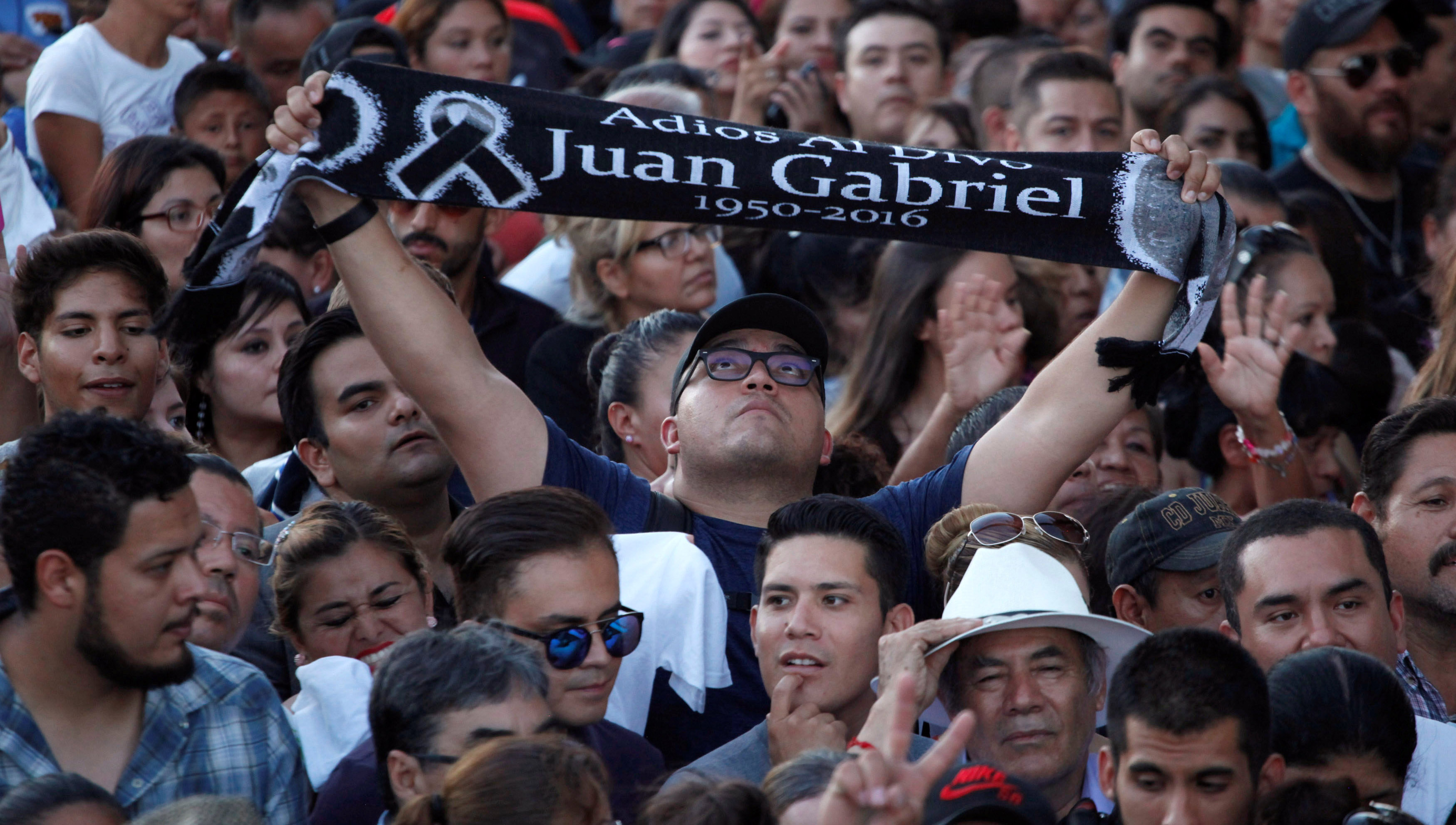 El pueblo mexicano se ha movilizado en honor a Juan Gabriel.