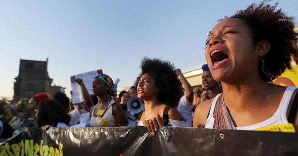 Hundreds of people marched in cities across Brasil to denounce the high rates of violent deaths among the Black population, which increased by 36 percent between 2001 and 2010.