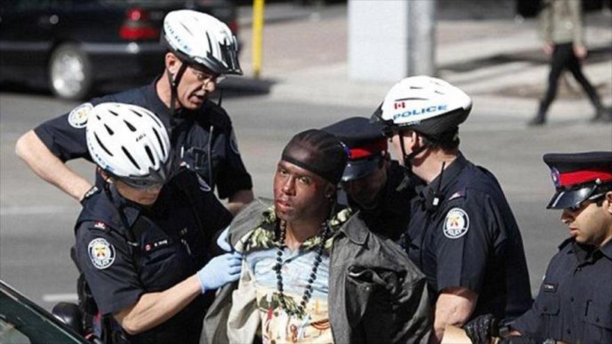 La Policía de Toronto es señalada por acosar a la comunidad afrodecendiente, lo que constata como la discriminación racial sigue vigente en el mundo.