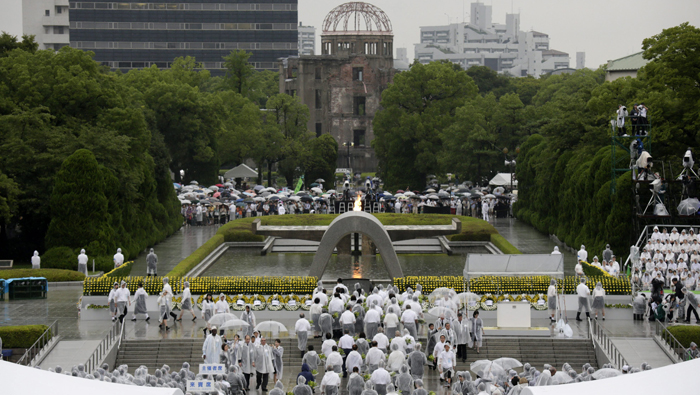 Víctimas de la bombas atómicas en Japón esperan conversar con Barack Obama