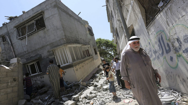 En medio de los ataques, el número de desplazados palestinos aumentó a medio millón, es decir, un 28 por ciento de la población de Gaza.