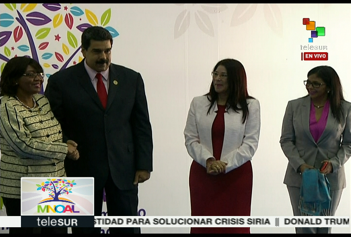 El presidente de la República de Venezuela, Nicolás Maduro, la primera combatiente, Cilia Flores; y la ministra de Relaciones Exteriores, Delcy Rodríguez, reciben a altos mandatarios para XVII Cumbre del MNOAL.