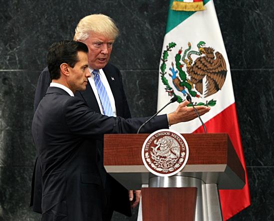 Trump reiteró ante el presidente de México, la necesidad de construir
