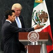 Trump reiteró ante el presidente de México, la necesidad de construir 