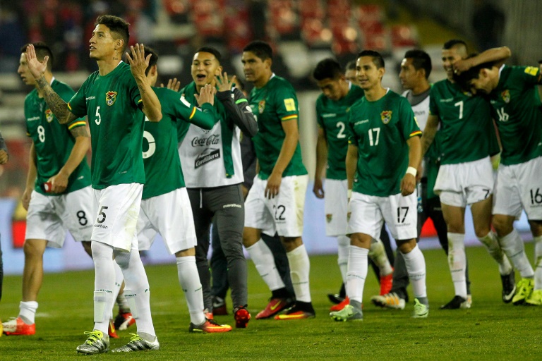 Chile y Bolivia sumaron este jueves un nuevo frente a su historial de diferencias diplomáticas, ahora por el fútbol