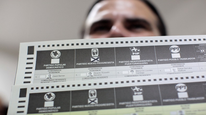 Ricardo Rosselló, del Partido Nuevo Progresista, mostró su voto.