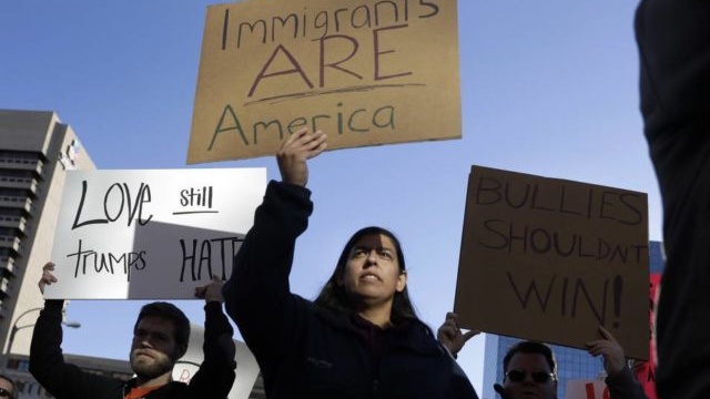 Los migrantes han protagonizado un gran número de protestas en diferentes partes de EE.UU. ante las reiteradas amenazas del nuevo presidente.