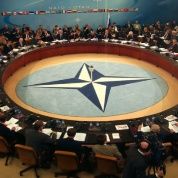 En la reciente cumbre de la NATO realizada en Bruselas que contó con la presencia de Donald Trump, se analizó el “refuerzo del flanco oriental de la OTAN” y se espera el despliegue de “unidades de intervención rápida”...