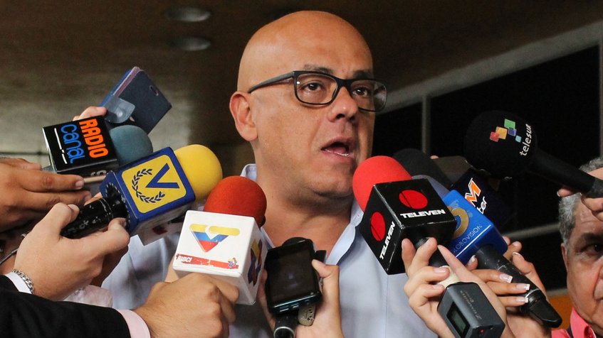 El representante del PSUV recordó que la Asamblea Nacional permanece en desacato