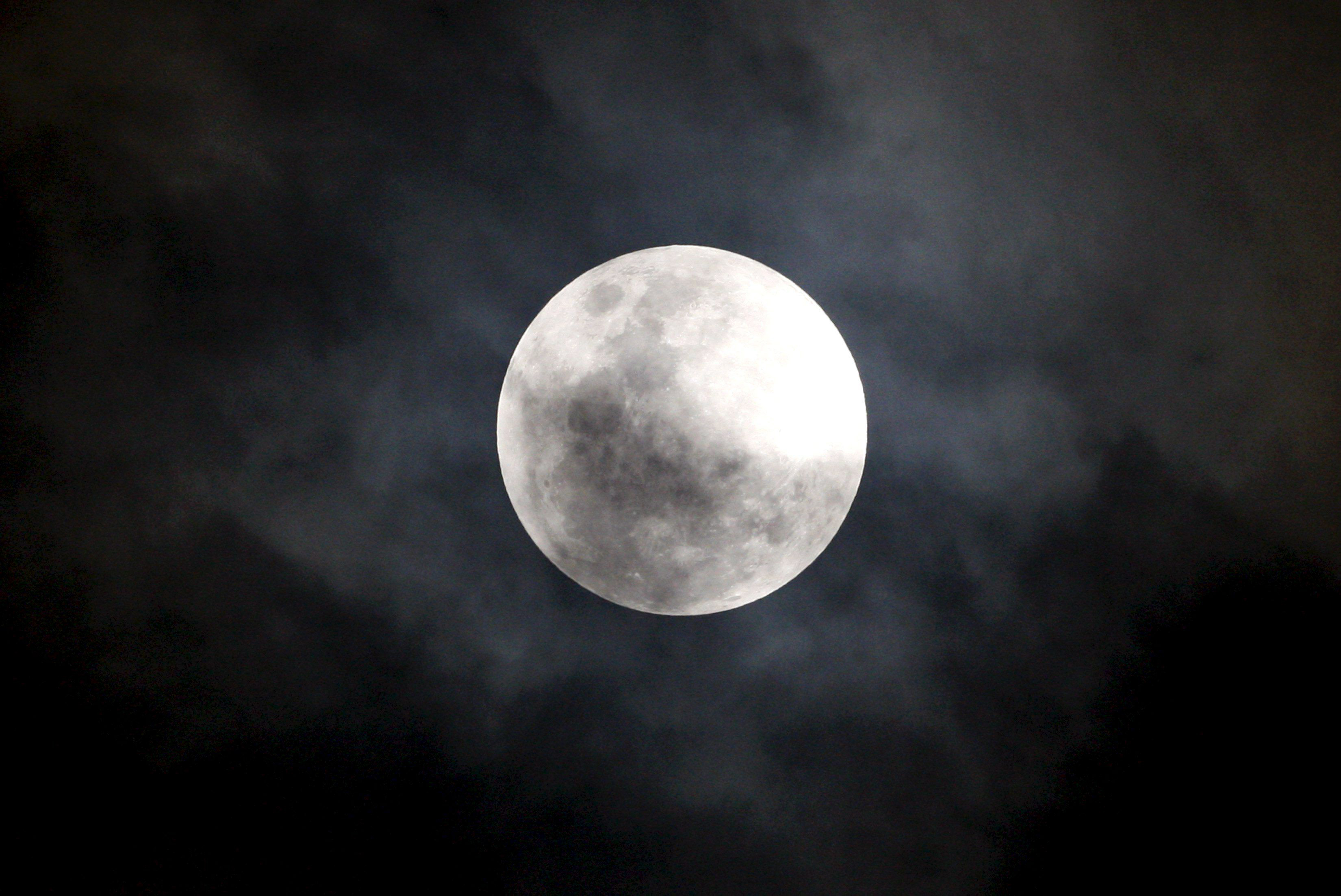 La luna de nieve coincidirá con el eclipse y transcurrirá durante las primeras horas del 11 de febrero.