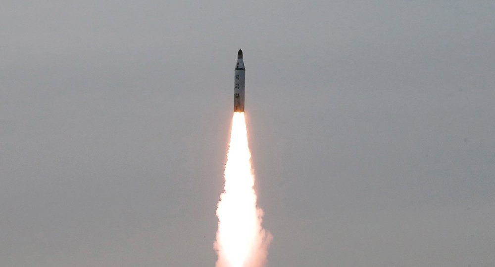 El misil voló 500 kilómetros antes de caer en el mar del Japón, según informó la agencia Yonhap.