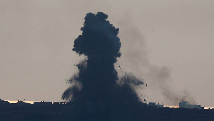 Los aviones bombardearon con misiles las regiones del norte, centro y sur de la Franja de Gaza.