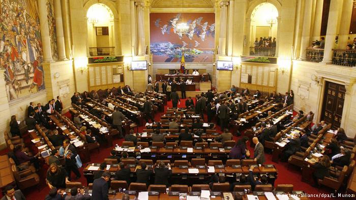 La nueva ley le dará participación a las FARC-EP en las elecciones de 2018.