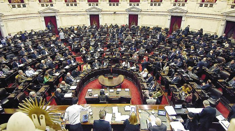 Los medidas que aplicó el Gobierno de Macri durante el mes de febrero repercutieron en el Congreso y caldearon los ánimos en la nación.