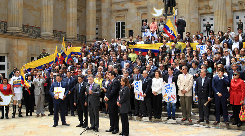 Los diálogos entre FARC-EP, ELN y el Gobierno son muestra del anhelo de paz que quieren las partes en conflicto en Colombia.