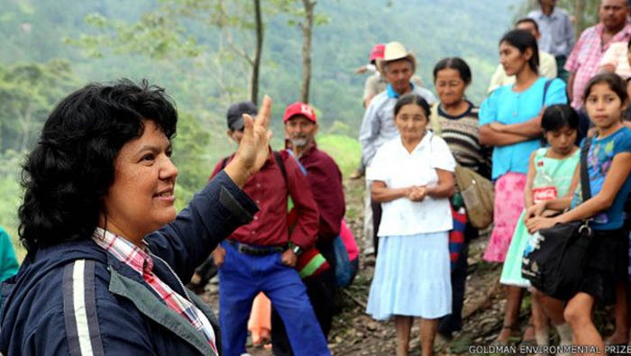 Asesinato de Berta Cáceres continúa impune, el proceso judicial contra sus asesinos avanza lentamente.
