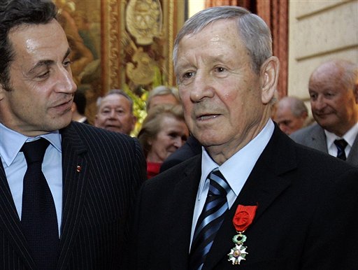 En el 2008 Kopa (d) fue nombrado Oficial de la Legión de Honor de Francia.