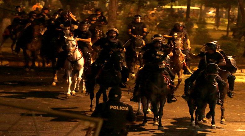 Los caballos también fueron utilizados para llegar a los sitios en protesta que se dieron en Asunción.