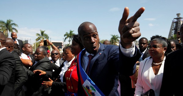 Haitian President Jovenel Moise gestures at his arrival to the National Palace during his inauguration ceremony in Port-au-Prince, Haiti, Feb. 7, 2017.