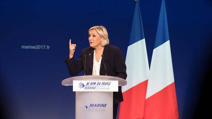 Le Pen criticó la vestimenta de las mujeres islam en Francia señalando que