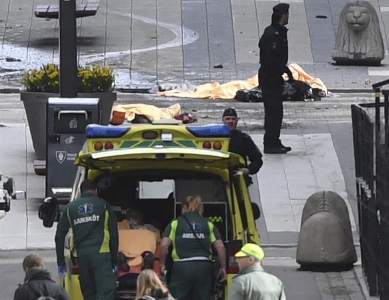 El primer ministro sueco Stefan Lofven confirmó que se trata de un atentado terrorista.