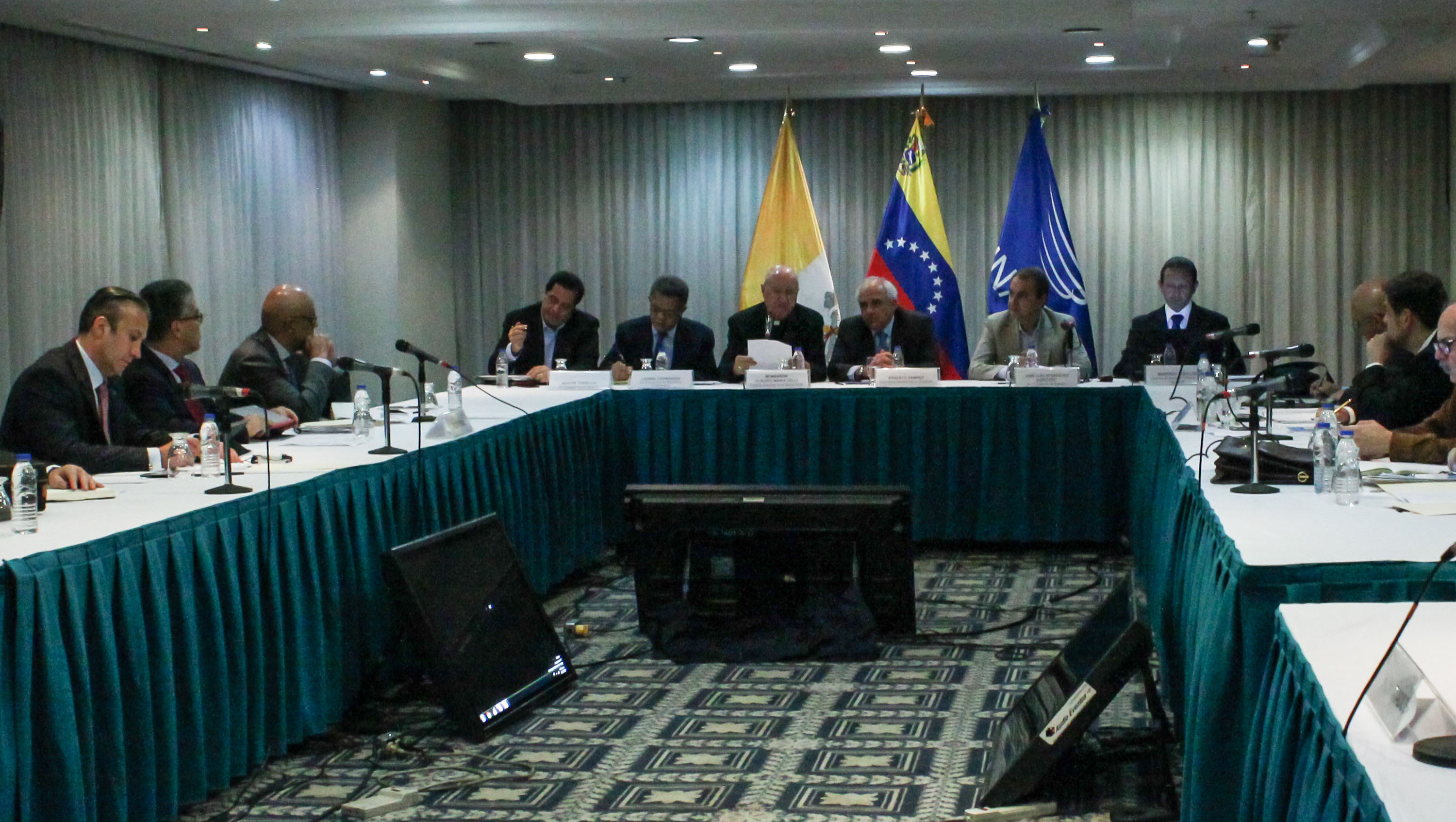 Representantes de Gobierno y oposición venezolana en octubre pasado.