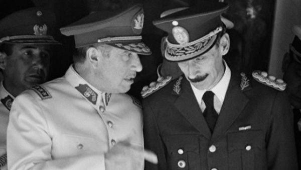 Chilean dictator Agusto Pinochet (L) and Argentine dictator Rafael Videla (R)
