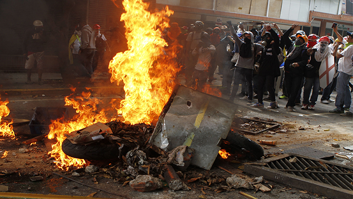 Las protestas violentas han dejado numerosos muertos, heridos y daños materiales.