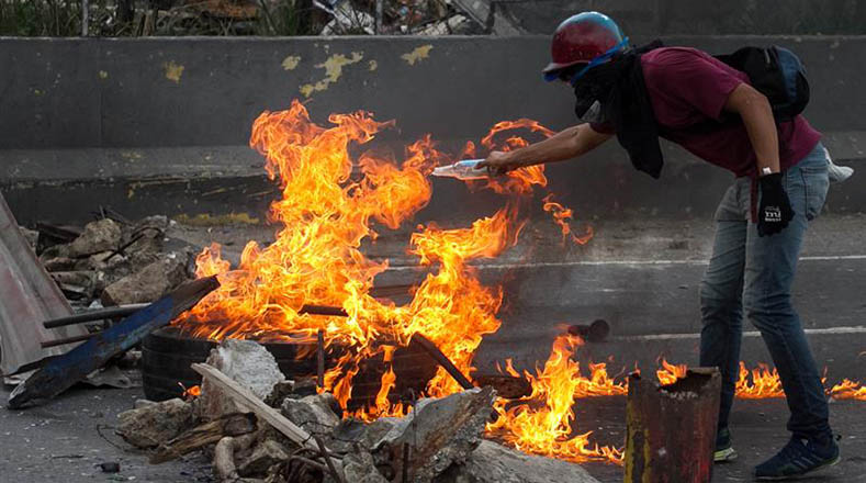 Buitres carroñeros contra Venezuela