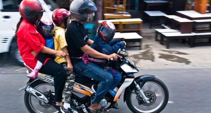 El informe propone la implementación de medidas y elementos de seguridad necesarios para la seguridad de los niños en las motocicletas.