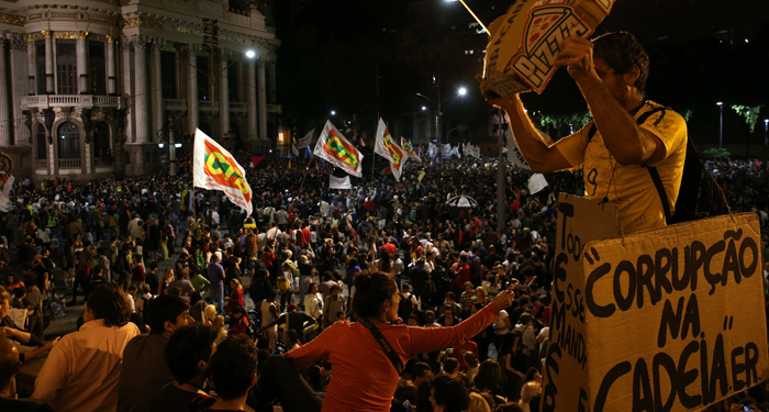 En Brasilia, Sao Paulo y Río de Janeiro, miles de brasileños protestan en rechazo el Gobierno golpista de Temer.